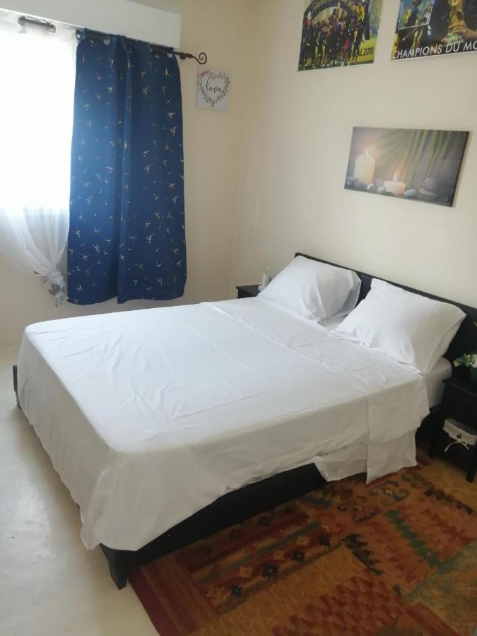 Chambre Dans Appartement A Ниор Екстериор снимка