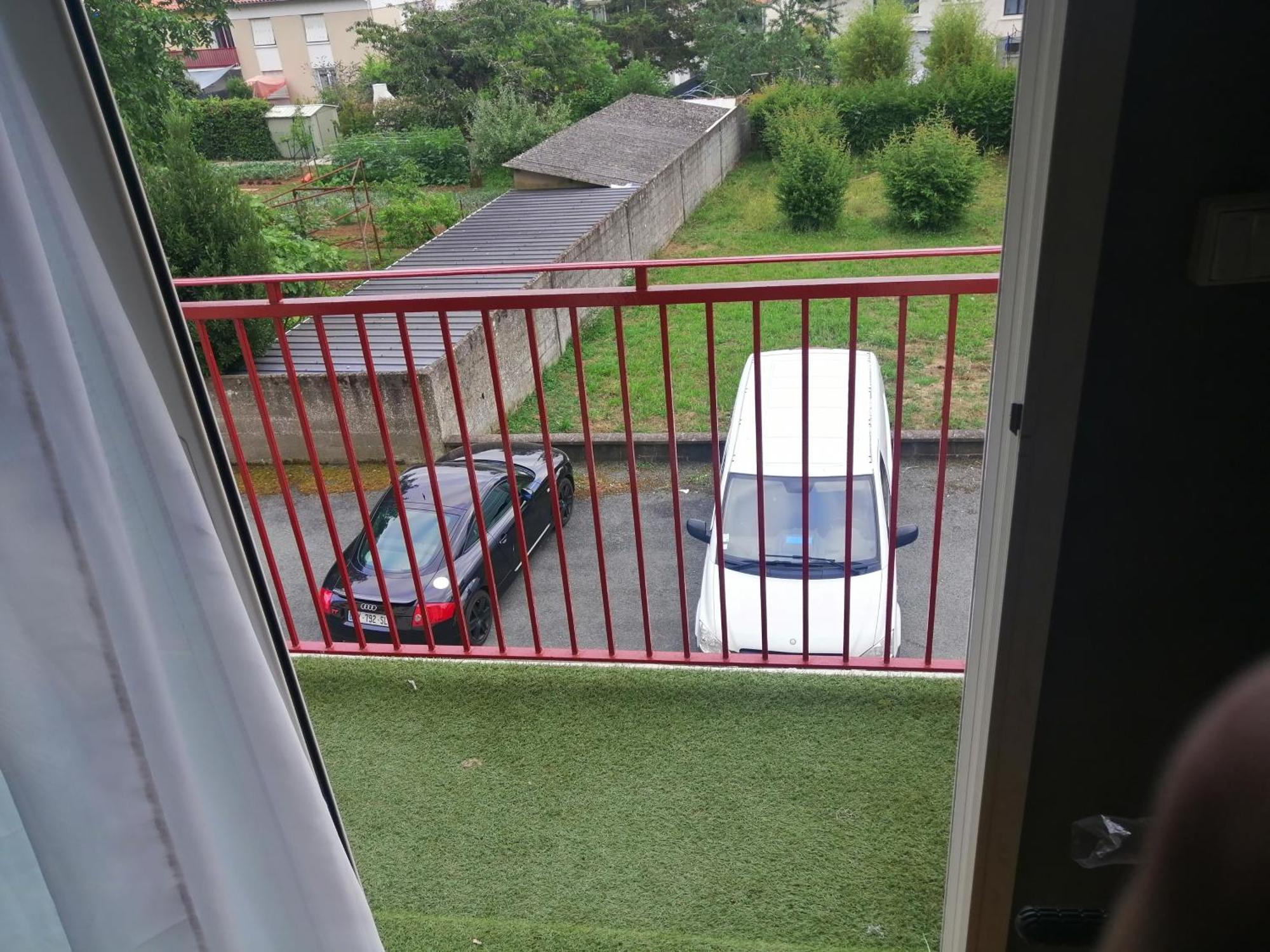 Chambre Dans Appartement A Ниор Екстериор снимка